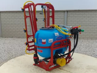 Anbauspritze (200 Liter) universal Gestänge, Weinbau / Feldspritze (2)