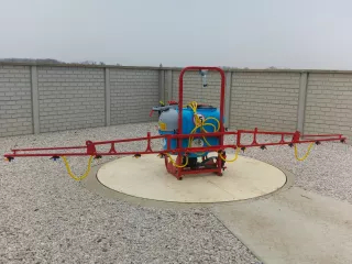 Anbauspritze (200 Liter) universal Gestänge, Weinbau / Feldspritze (11)