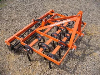Combinator 140 cm, for Japanese compact tractors, with spring tines and clod crusher, Komondor SKO-140 (0)