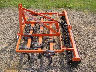 Combinator 140 cm, for Japanese compact tractors, with spring tines and clod crusher, Komondor SKO-140 (5)
