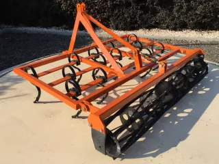 Combinator 160 cm, for Japanese compact tractors, with spring tines and clod crusher, Komondor SKO-160 (2)