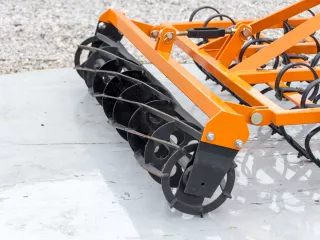 Combinator 180 cm, for Japanese compact tractors, with spring tines and clod crusher, Komondor SKO-180 (8)