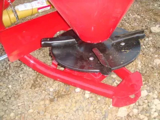 Compost Spreader (VN-300) with cardan shaft (3)