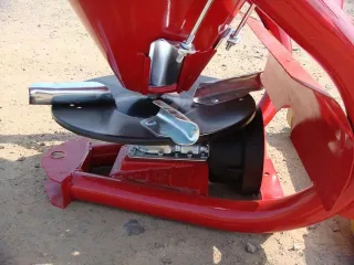 Compost Spreader (VN500) with cardan shaft (3)