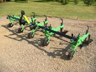 Cultivator with 5 hoe units, with hiller, Komondor SK5 (2)