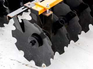 Disc harrow 120 cm, for Japanese compact tractors, Komondor SFT-120 (10)