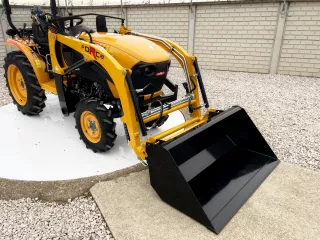 Front loader for Force 325 compact tractors, Komondor (0)
