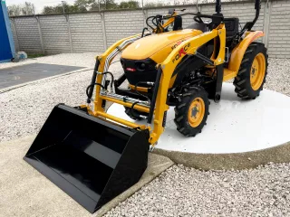 Front loader for Force 325 compact tractors, Komondor (2)