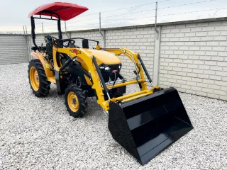 Front loader for Force 325 compact tractors, Komondor (4)