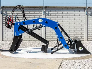 Front loader for Iseki TG23 Japanese compact tractors, Komondor PHR-300TG23 (1)