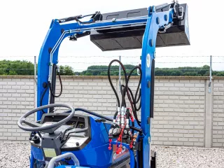 Front loader for Iseki TG23 Japanese compact tractors, Komondor PHR-TG23 (15)