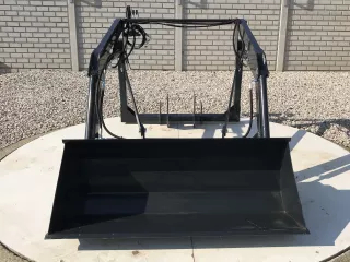 Front loader for Iseki TG25 Japanese compact tractors, Komondor MHR-TG25 (8)