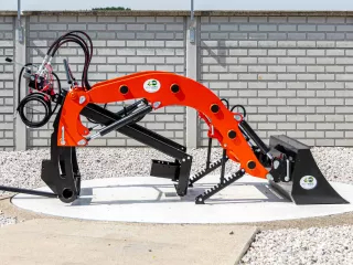 Front loader for Kubota A-15 Japanese compact tractors, Komondor PHR-250A-15 (1)