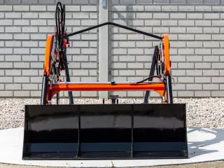 Front loader for Kubota A-15 Japanese compact tractors, Komondor PHR-A-15 (7)