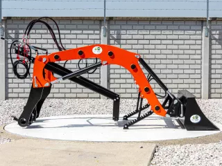 Front loader for Kubota GL23 Japanese compact tractors, Komondor PHR-300GL23 (1)