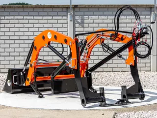 Front loader for Kubota GL23 Japanese compact tractors, Komondor PHR-GL23 (4)