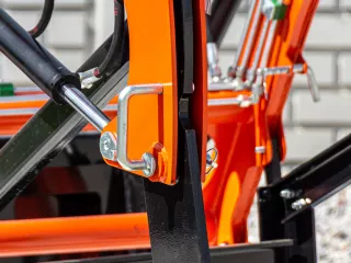 Front loader for Kubota GL23 Japanese compact tractors, Komondor PHR-GL23 (9)