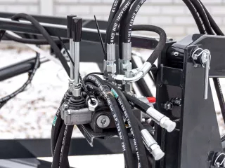 Front loader for Mitsubishi MT200 Japanese compact tractors, Komondor MHR-MT200 (10)