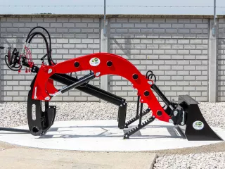 Front loader for Yanmar AF-16 Japanese compact tractors, Komondor PHR-250AF-16 (1)
