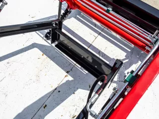 Front loader for Yanmar AF-16 Japanese compact tractors, Komondor PHR-AF-16 (8)