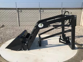 Front loader for Yanmar AF-30 Japanese compact tractors, Komondor MHR-AF30 (6)