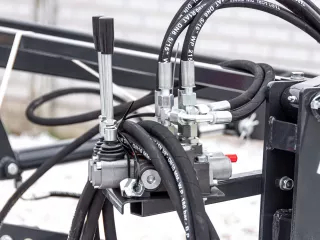 Front loader for Yanmar F18D Japanese compact tractors, Komondor MHR-F18D (10)