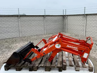 Front loader, Kubota  AutoLaser Marukyu, used (5)