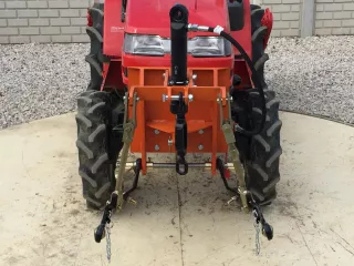 Front mounted 3 point hitc for Japanese compact tractors (3)