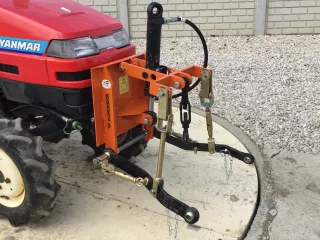 Front mounted 3 point hitc for Japanese compact tractors (4)