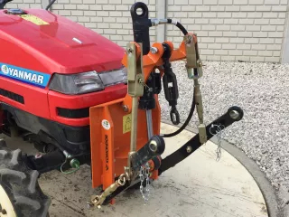 Front mounted 3 point hitc for Japanese compact tractors (5)