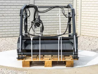 Frontlader für Iseki TA215F, TA235F, TA255F, TA275F japanische Kleintraktoren, Komondor MHR-TA (7)