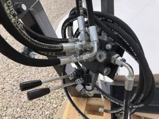 Frontlader für Iseki TA215F, TA235F, TA255F, TA275F japanische Kleintraktoren, Komondor MHR-TA (8)