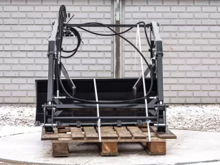 Frontlader für Iseki TF21F, TF23F japanischen Kleintraktor, Komondor MHR-TF21F (7)