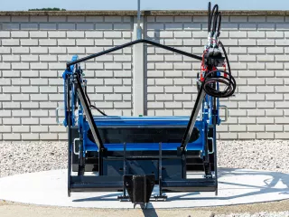 Frontlader für Iseki TG23 japanischen Kleintraktor, Komondor PHR-TG23 (3)