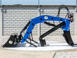 Frontlader für Iseki TG23 japanischen Kleintraktor, Komondor PHR-TG23 (5)