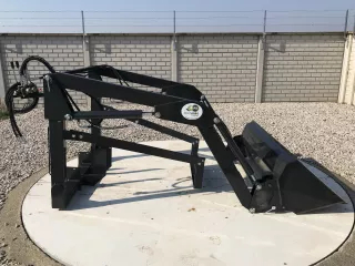 Frontlader für Iseki TG25 japanischen Kleintraktor, Komondor MHR-TG25 (2)