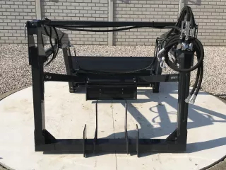 Frontlader für Iseki TG25 japanischen Kleintraktor, Komondor MHR-TG25 (4)