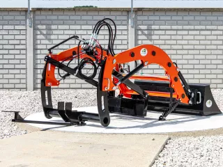 Frontlader für Kubota A-15 japanischen Kleintraktor, Komondor PHR-A-15 (2)