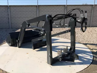 Frontlader für Kubota B1241 japanischen Kleintraktor, Komondor MHR-B1241 (4)