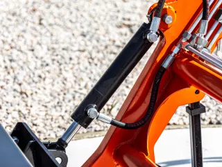 Frontlader für Kubota GB200 japanischen Kleintraktor, Komondor PHR-GB200 (10)