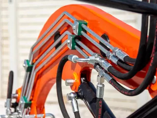 Frontlader für Kubota GB200 japanischen Kleintraktor, Komondor PHR-GB200 (11)