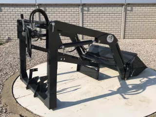 Frontlader für Yanmar AF-30 japanischen Kleintraktor, Komondor MHR-AF30 (3)