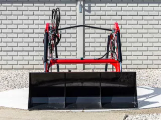 Frontlader für Yanmar F-200 japanischen Kleintraktor, Komondor PHR-F-200 (7)