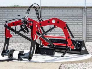 Frontlader für Yanmar RS-27 japanischen Kleintraktor, Komondor PHR-RS-27 (2)