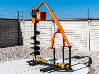 Hole digger machine, with PTO shaft, for Japanese compact tractors (2)
