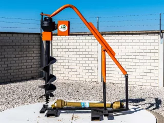 Hole digger machine, with PTO shaft, for Japanese compact tractors (3)