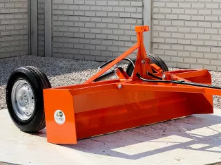 Hydraulic box blade for Japanese compact tractors, Komondor SF-170 (3)