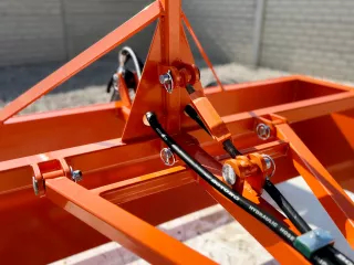 Hydraulic box blade for Japanese compact tractors, Komondor SF-170 (10)