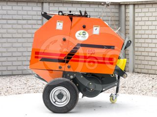 Round baler for Japanese compact tractors, 50x70cm, Komondor RKB-850 (1)