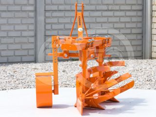 Plow with 2 heads, for 15-23HP Japanese compact tractors, Komondor SER-2 (3)
